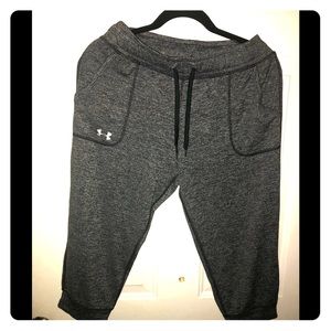 Under Armour heat gear Capri  joggers 👀